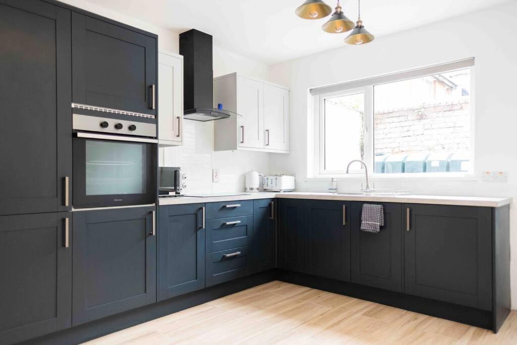 Charming 3 Bedroom Belfast Townhouse מראה חיצוני תמונה